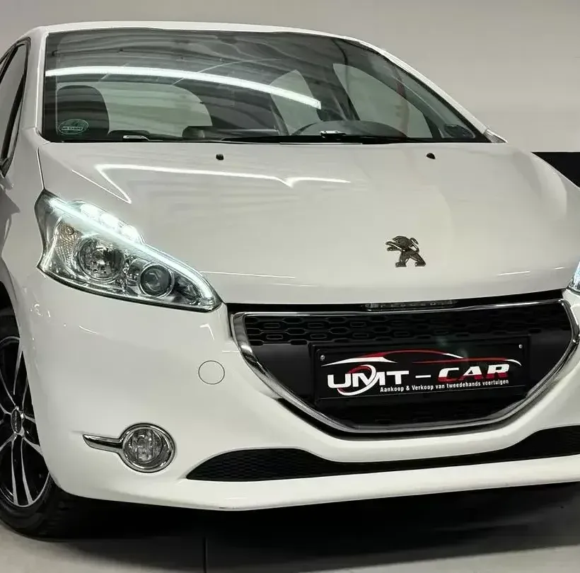 PEUGEOT 208 1.2i PURETECH ALLURE