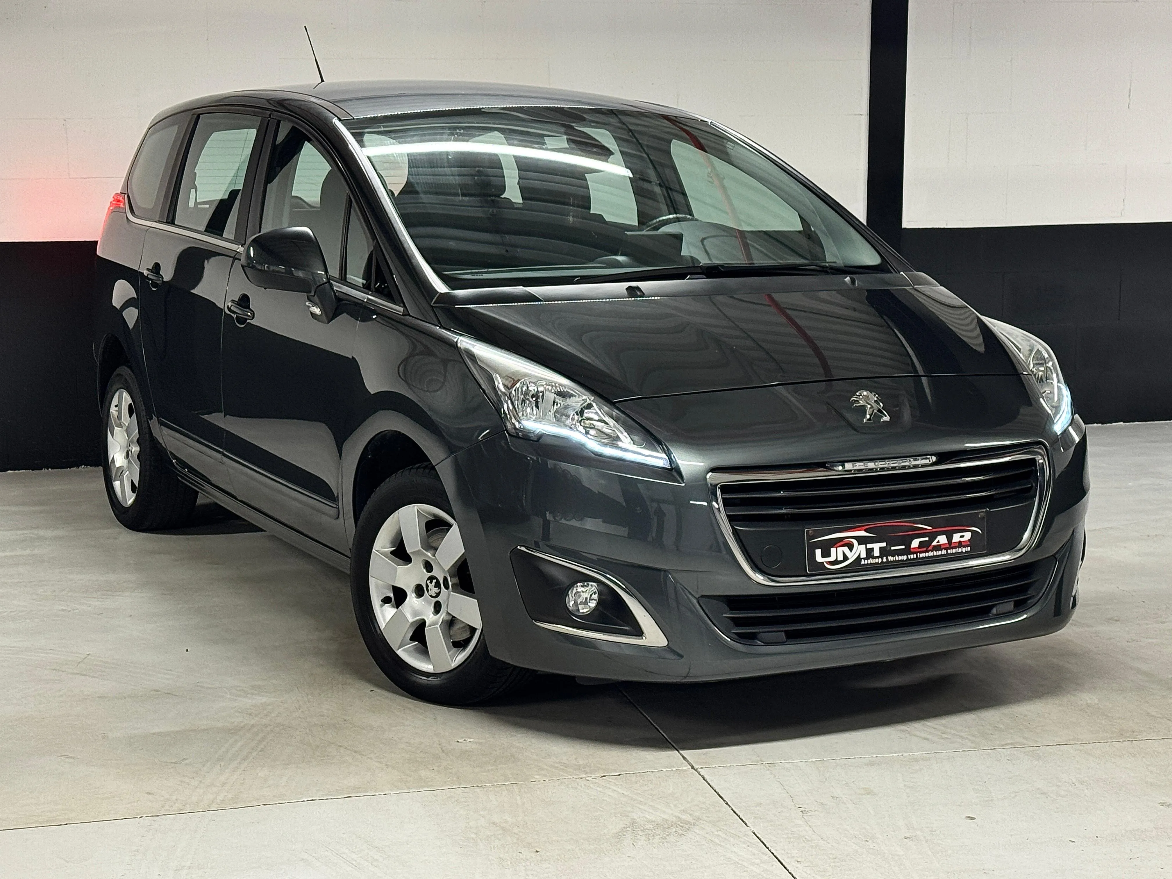 2015 Peugeot 5008 1.2i Benzine Topstaat Laag KM LEZ