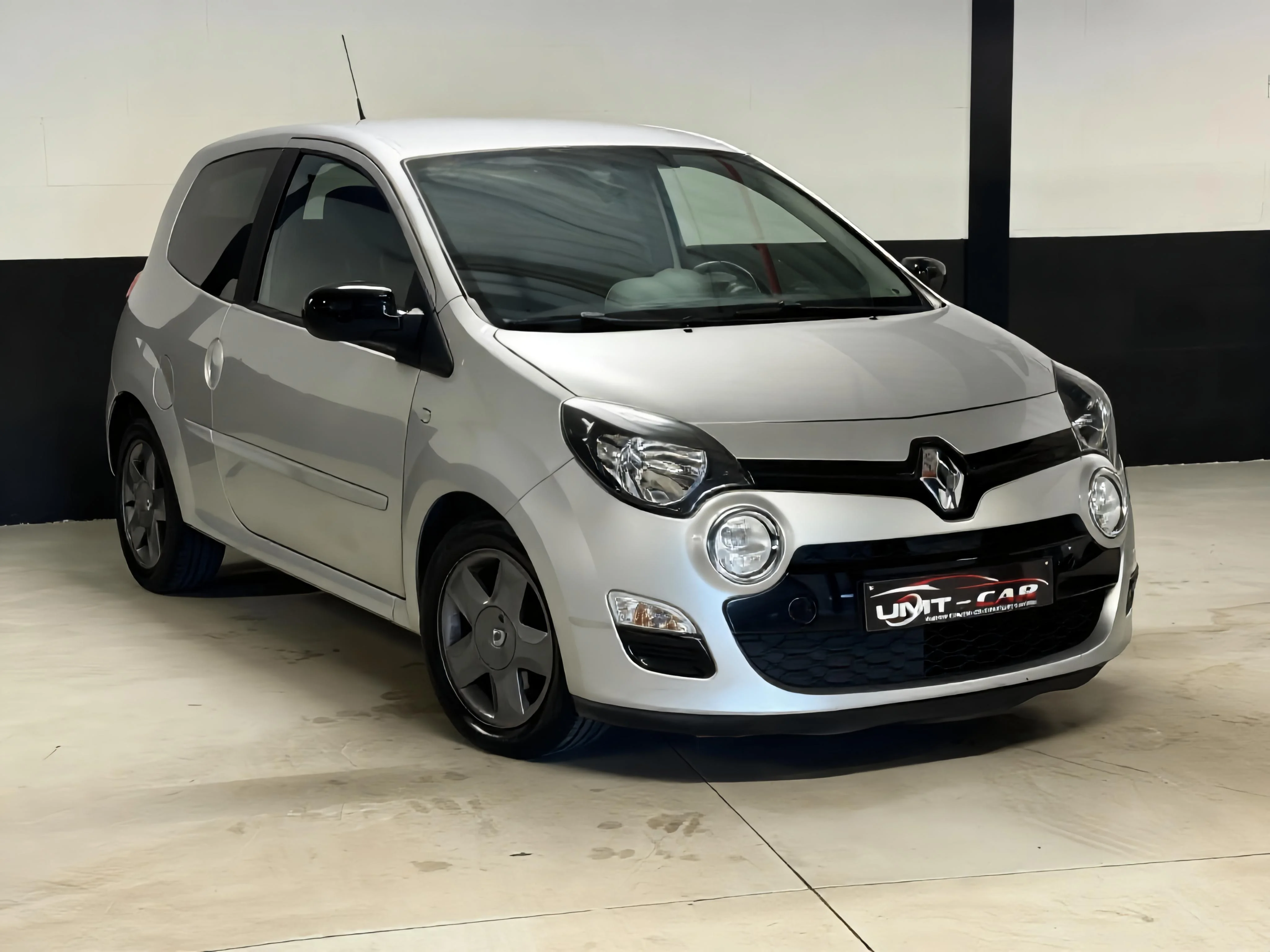 Renault Twingo 1.2 Automaat Met Amper 55 Duizend Kilometer