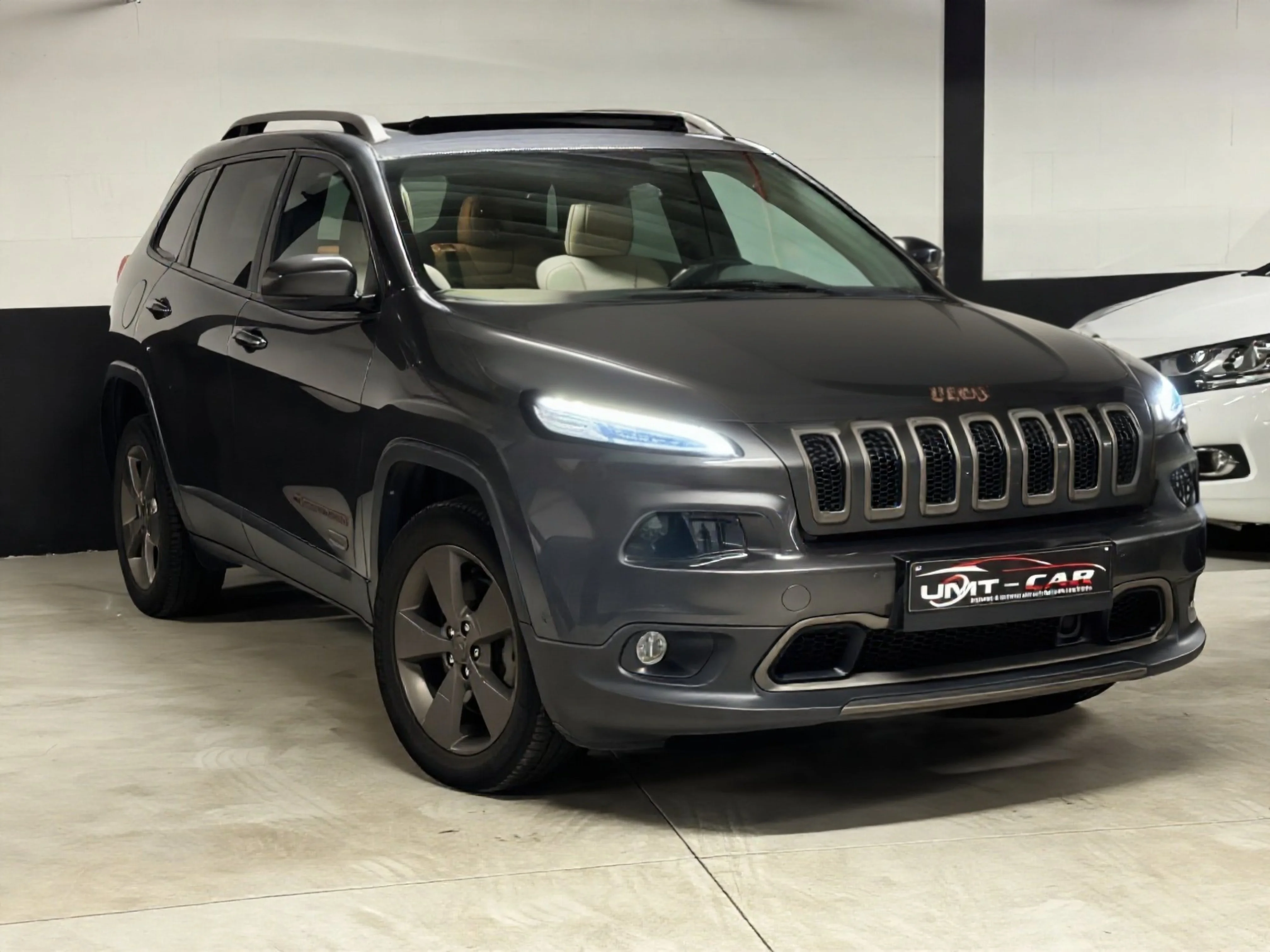 Jeep Cherokee SUV Automaat | Krachtige Vierwielaandrijving
