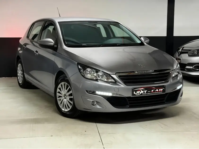 Peugeot 308 1.2 PureTech — Nieuwe Distributie & CarPlay - Afbeelding 1