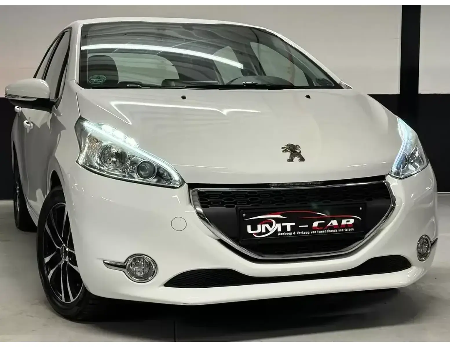 Peugeot 208 1.2i Puretech| NieuwStaat!| Airco| GEKEURD|