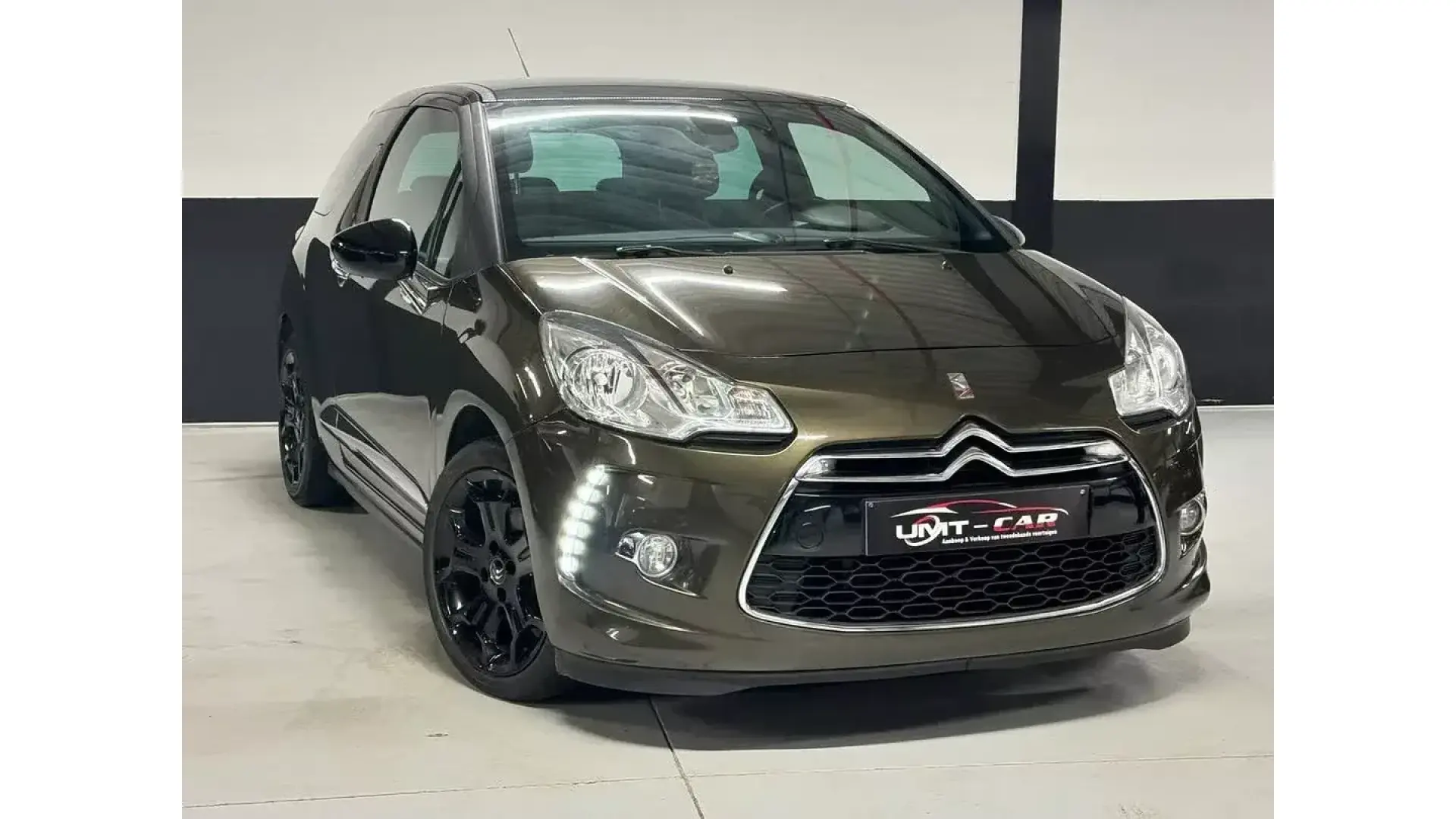 Citroen Ds3 1.6i Benzin|Navi|Airco|Alcantara|Gekeurd| - Afbeelding 1 (groot)