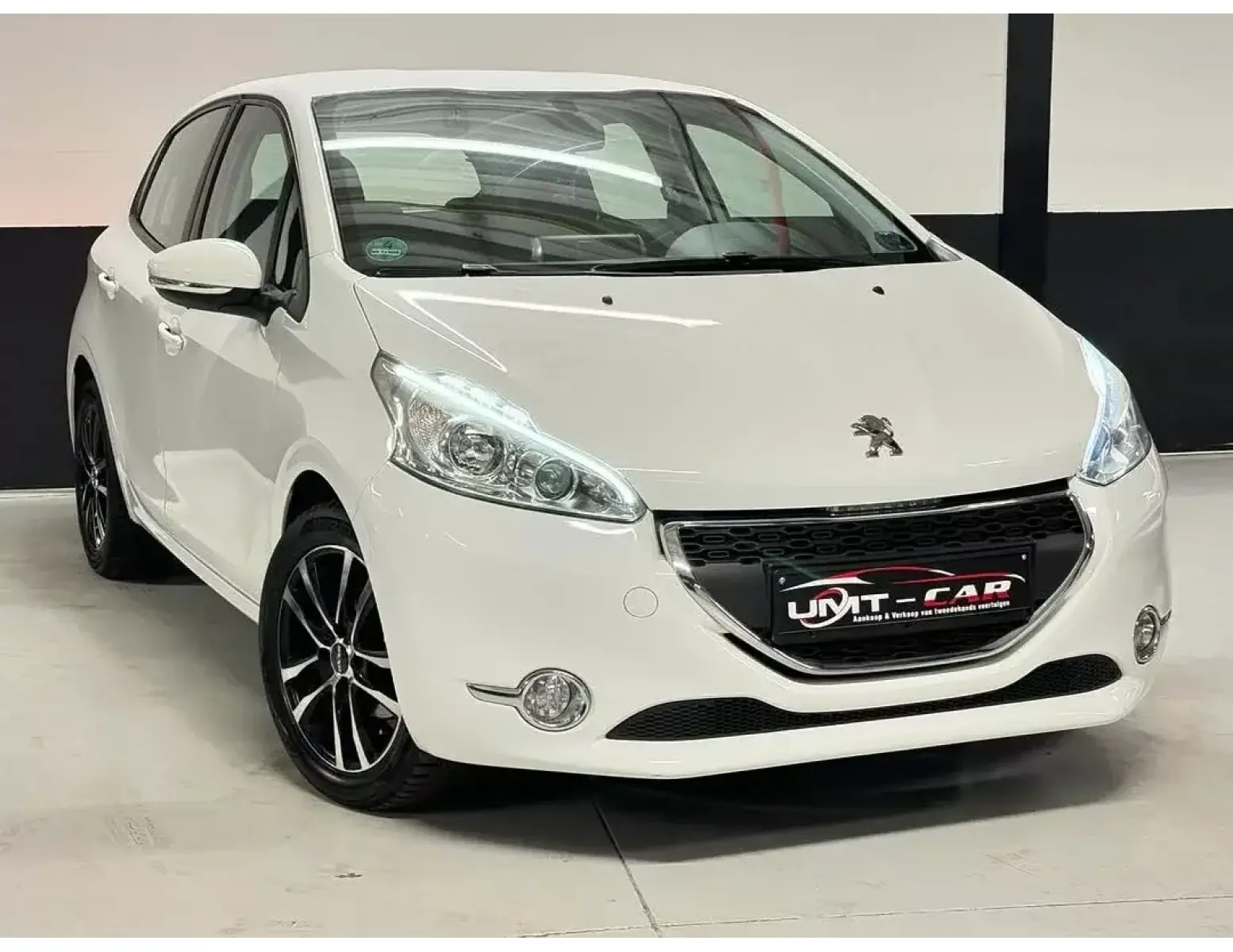 Peugeot 208 1.2i Puretech| NieuwStaat!| Airco| GEKEURD|