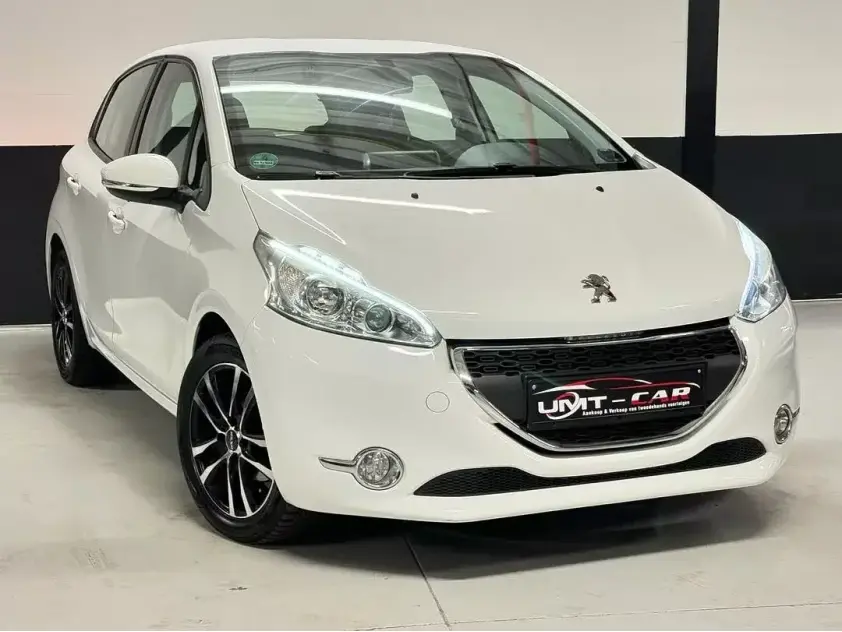 Peugeot 208 1.2i Puretech| NieuwStaat!| Airco| GEKEURD| - Afbeelding 1