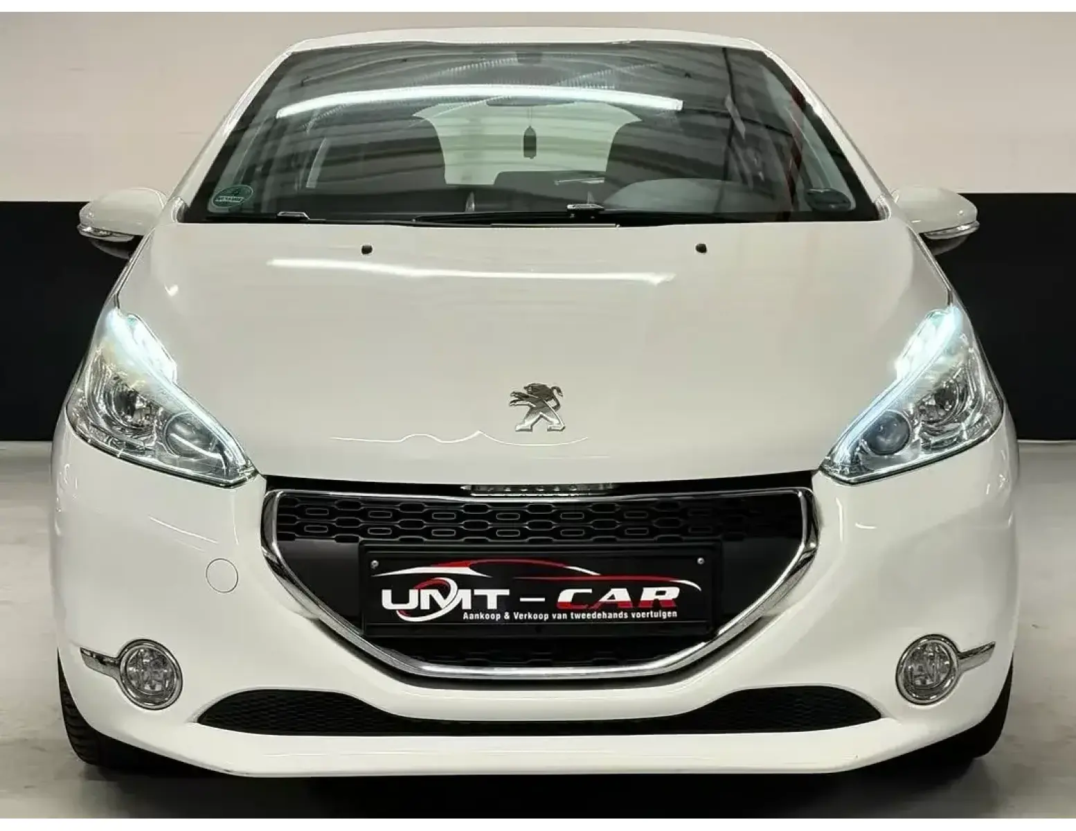 Peugeot 208 1.2i Puretech| NieuwStaat!| Airco| GEKEURD|