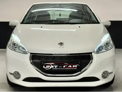 Peugeot 208 1.2i Puretech| NieuwStaat!| Airco| GEKEURD|