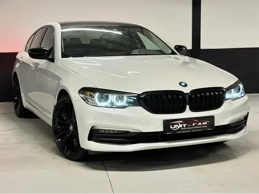 BMW 520i Automaat|99.000KmSportLine|Leder|Navi|Garantie| - Afbeelding 1