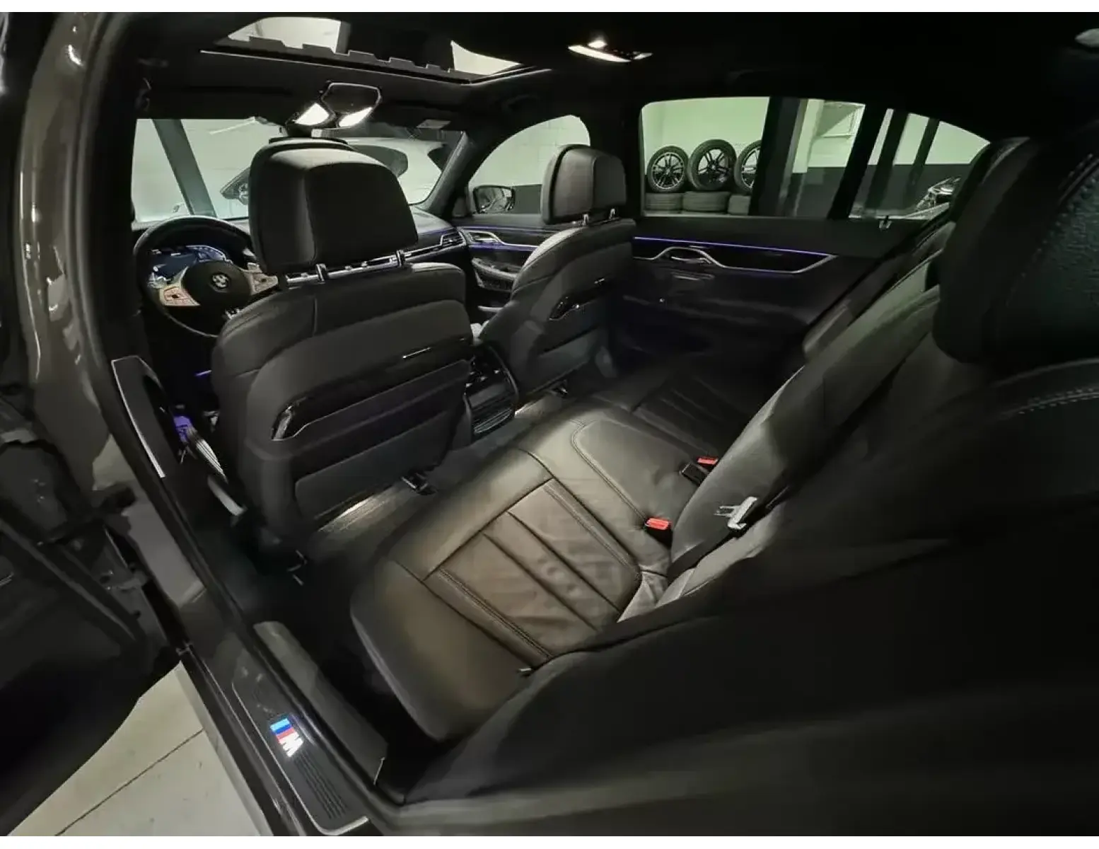 BMW 745e M-PERFORMANCE COMFORT NIGHTPAKKET