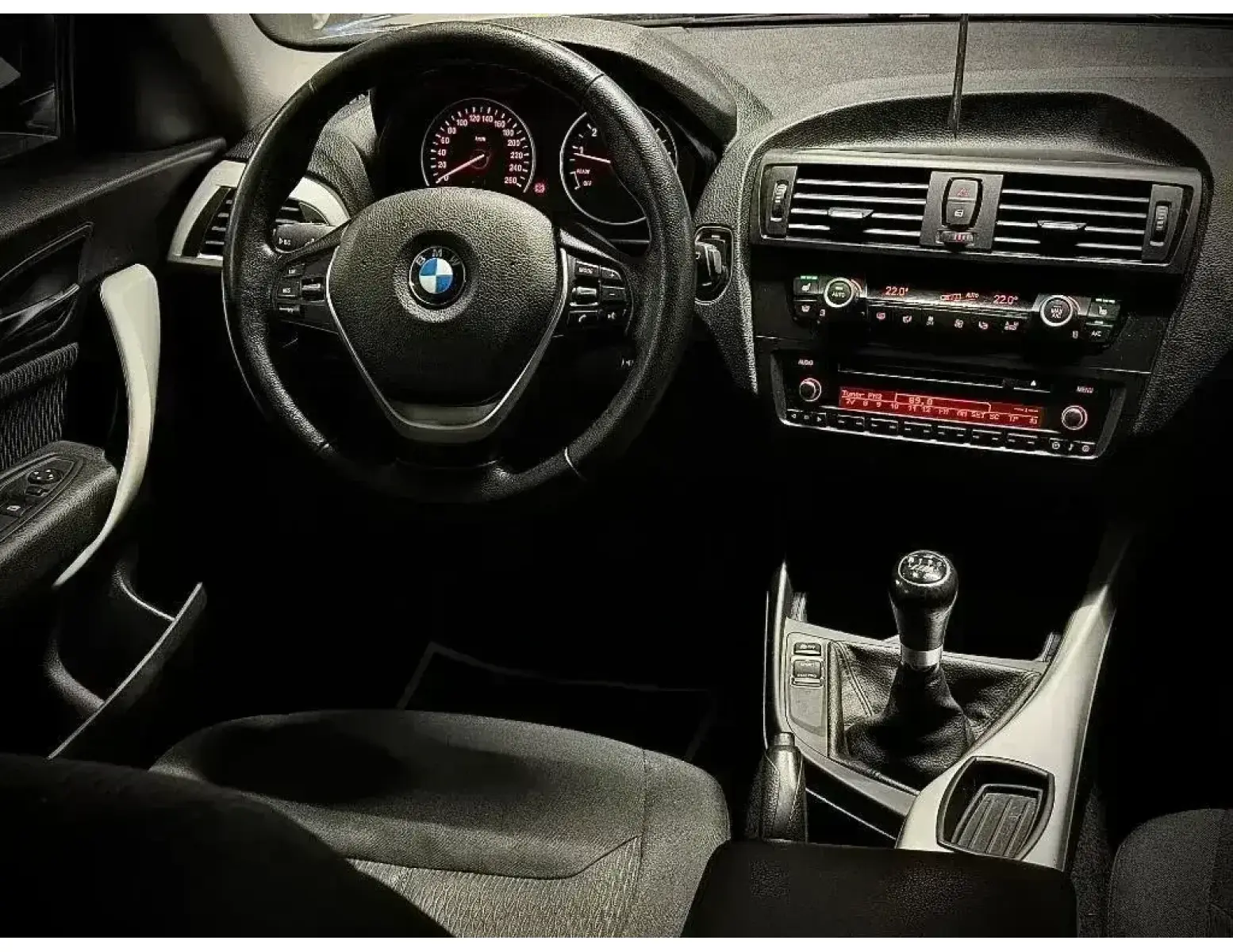 BMW 114i | Premium Hatchback | Handgeschakeld | 105 PK