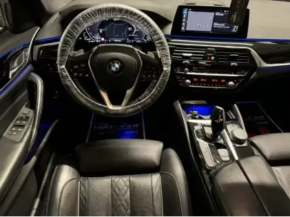 BMW 530e HYBRID //M PACK