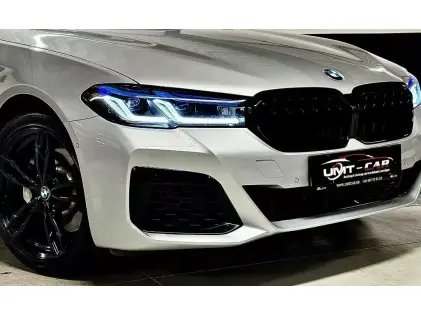 BMW 530e HYBRID //M PACK