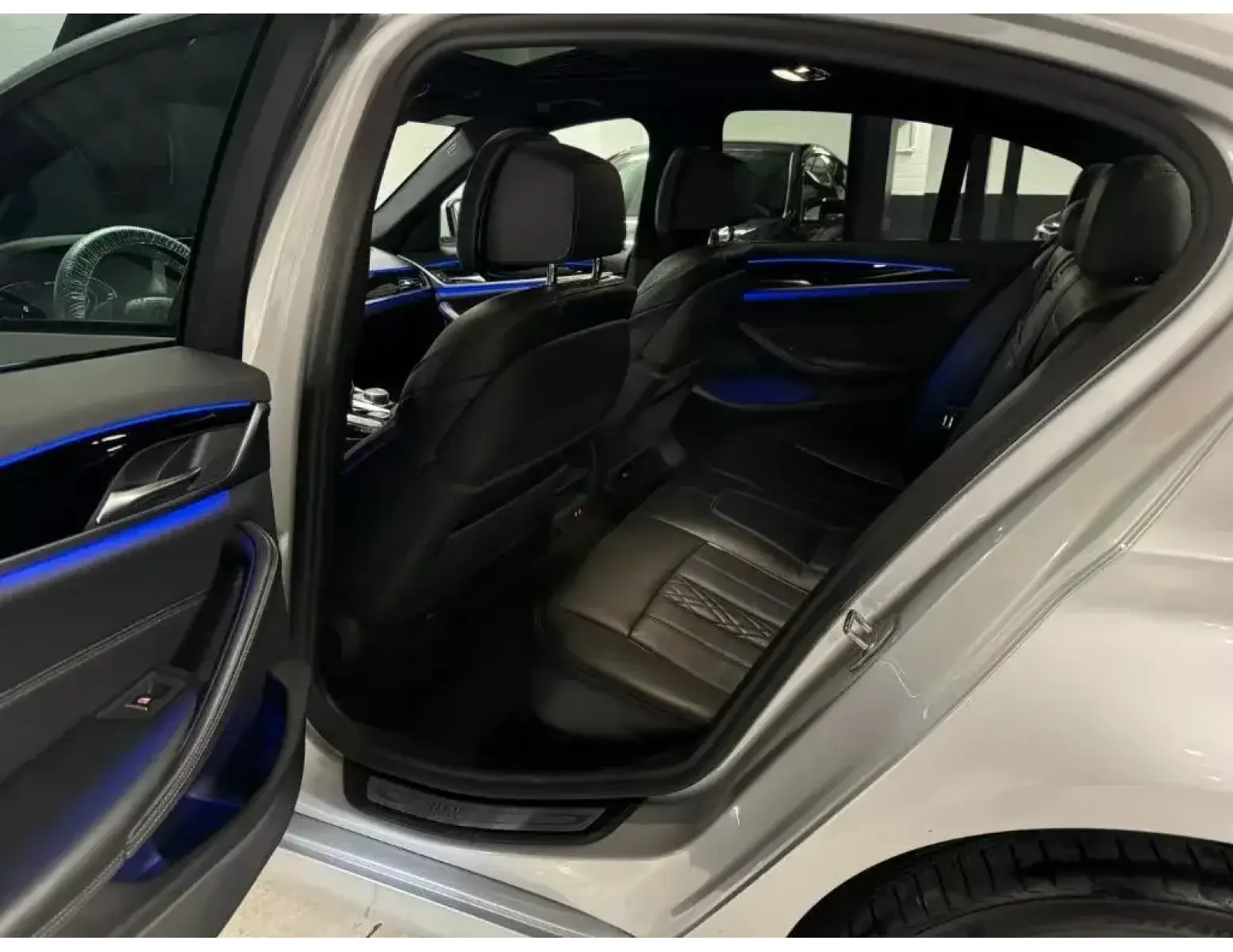 MERCEDES C180 AMG LINE | FULL FULL OPTIONS