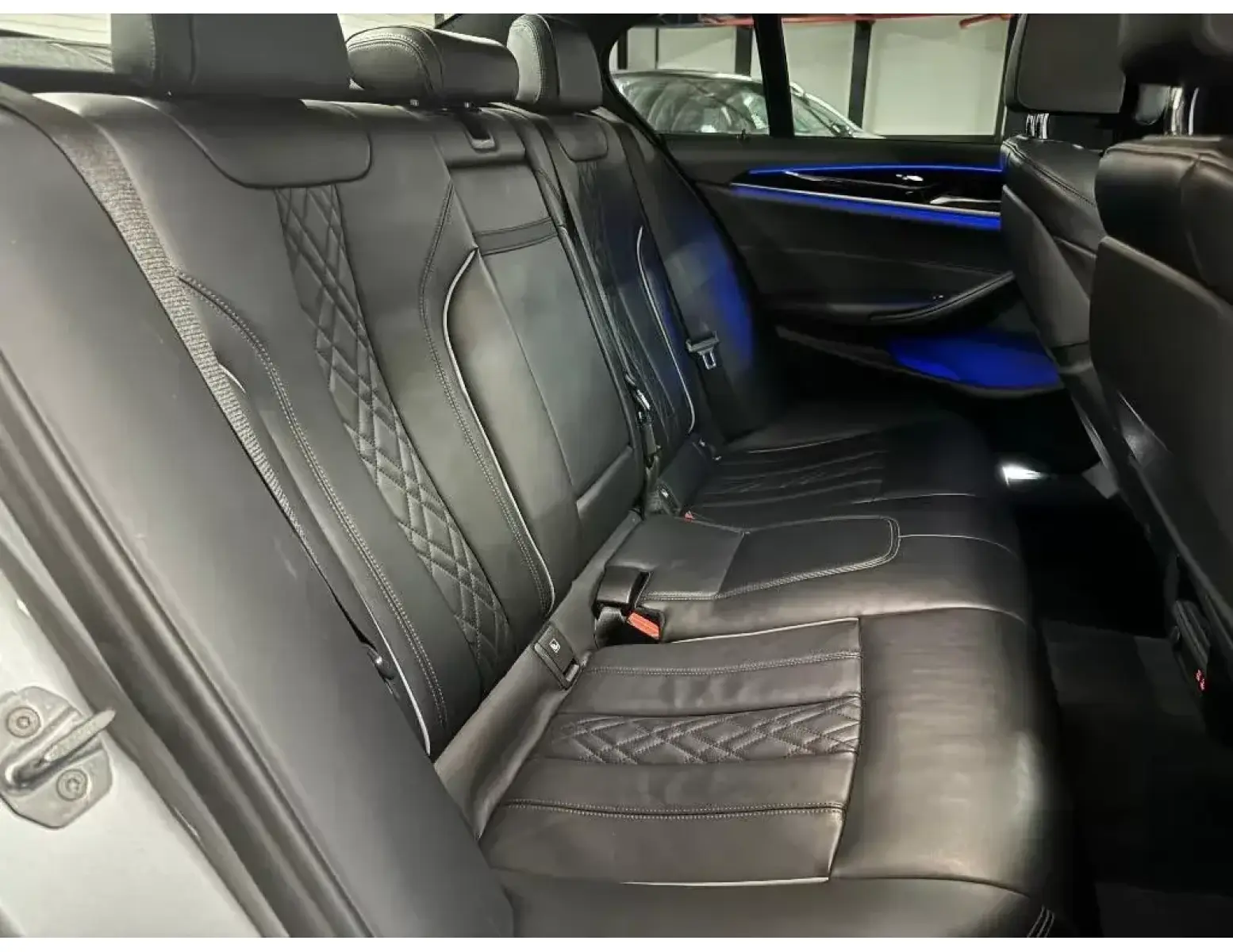 MERCEDES C180 AMG LINE | FULL FULL OPTIONS