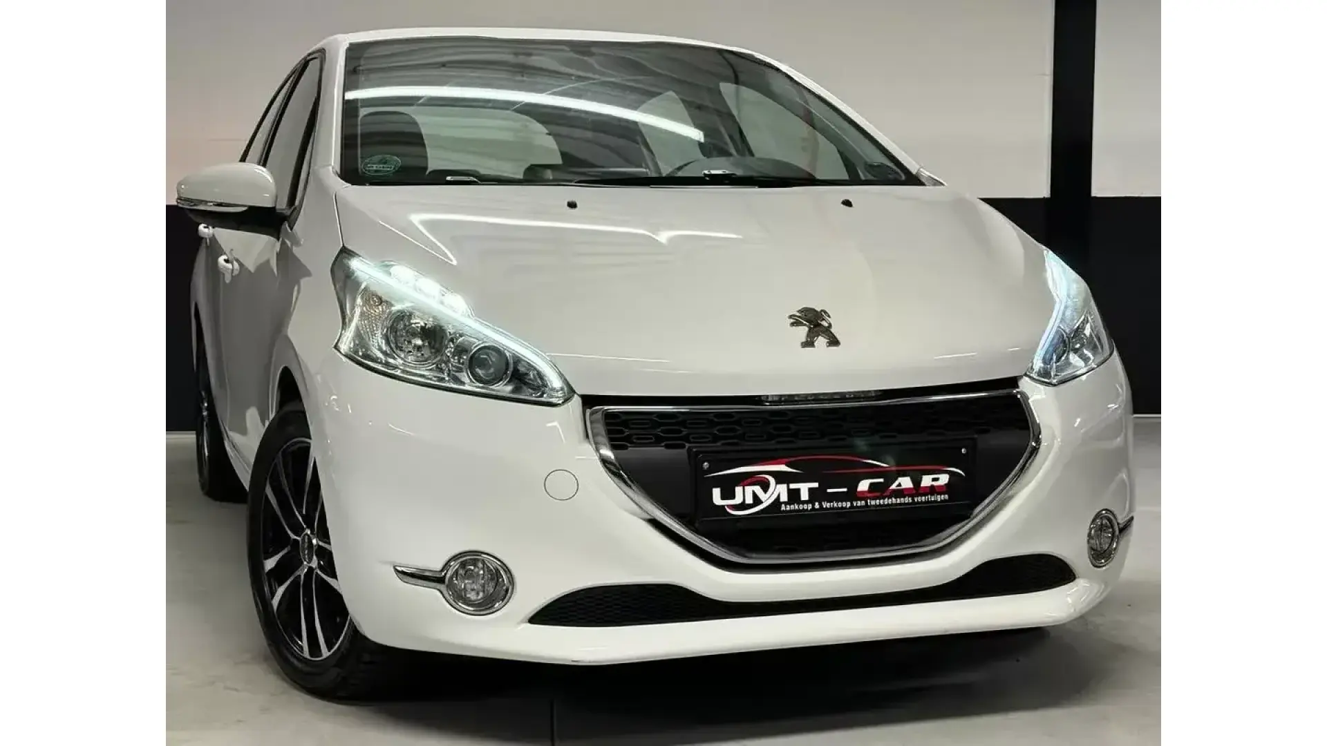 PEUGEOT 208 1.2i PURETECH ALLURE - Afbeelding 1 (groot)