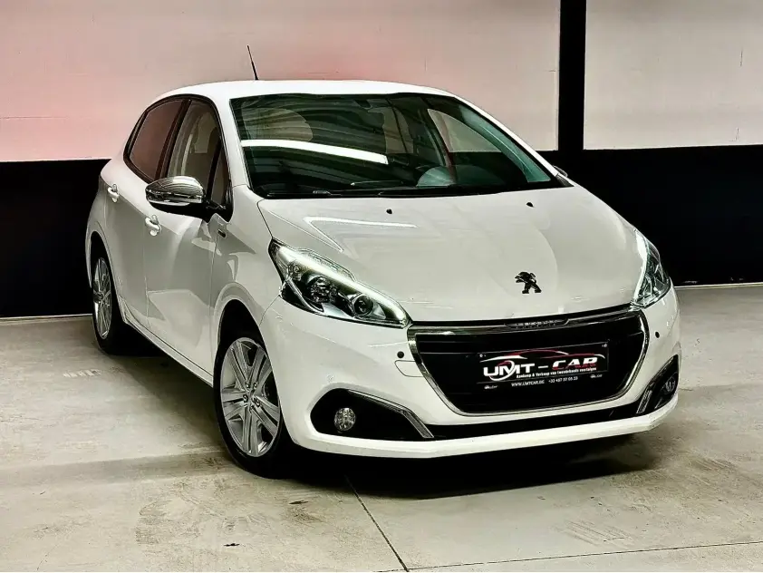 PEUGEOT 208 1.2i STYLE - Afbeelding 1