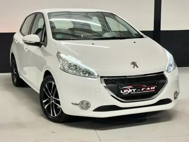 PEUGEOT 208 1.2i PURETECH ALLURE