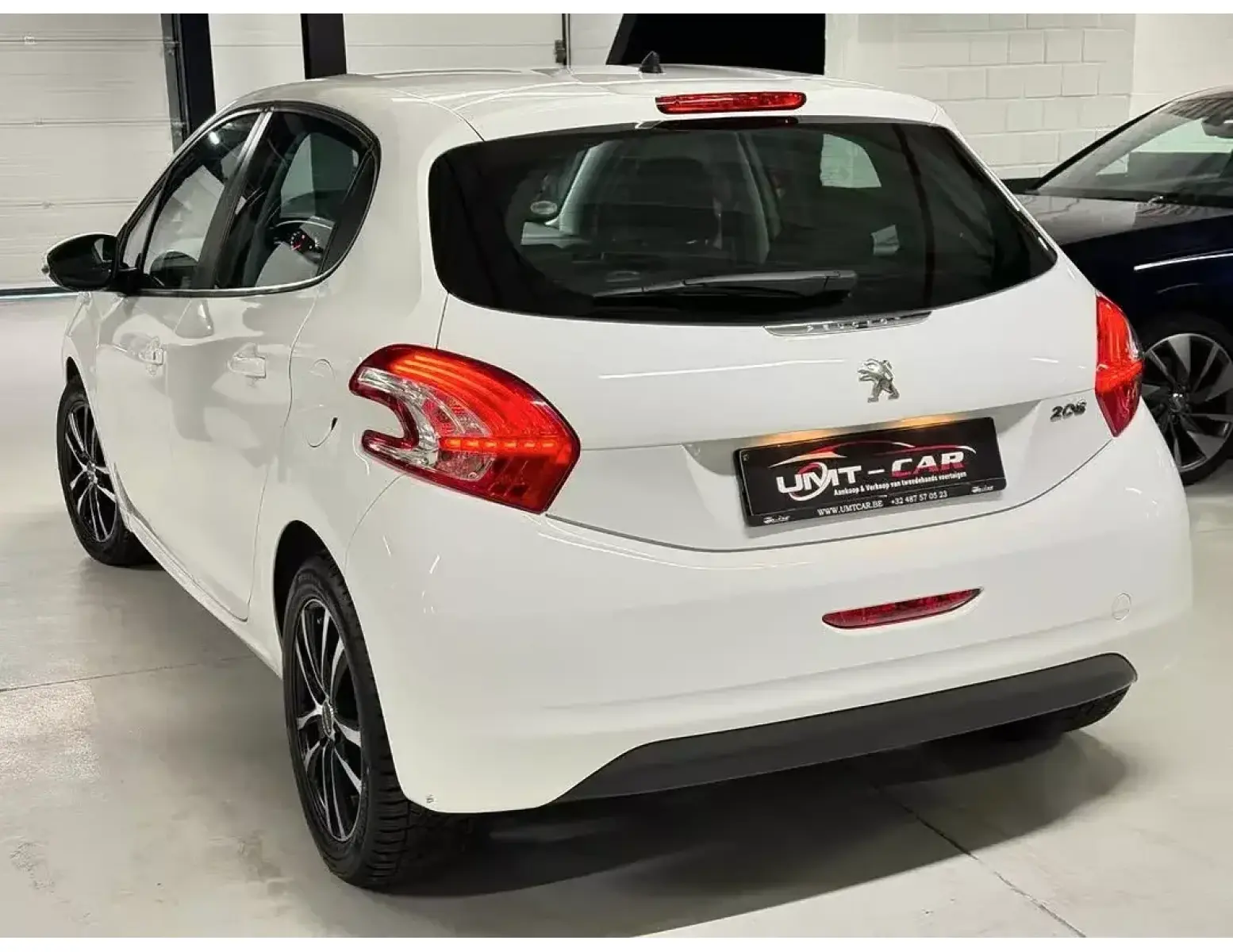 PEUGEOT 208 1.2i PURETECH ALLURE