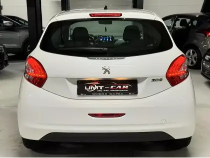 PEUGEOT 208 1.2i PURETECH ALLURE