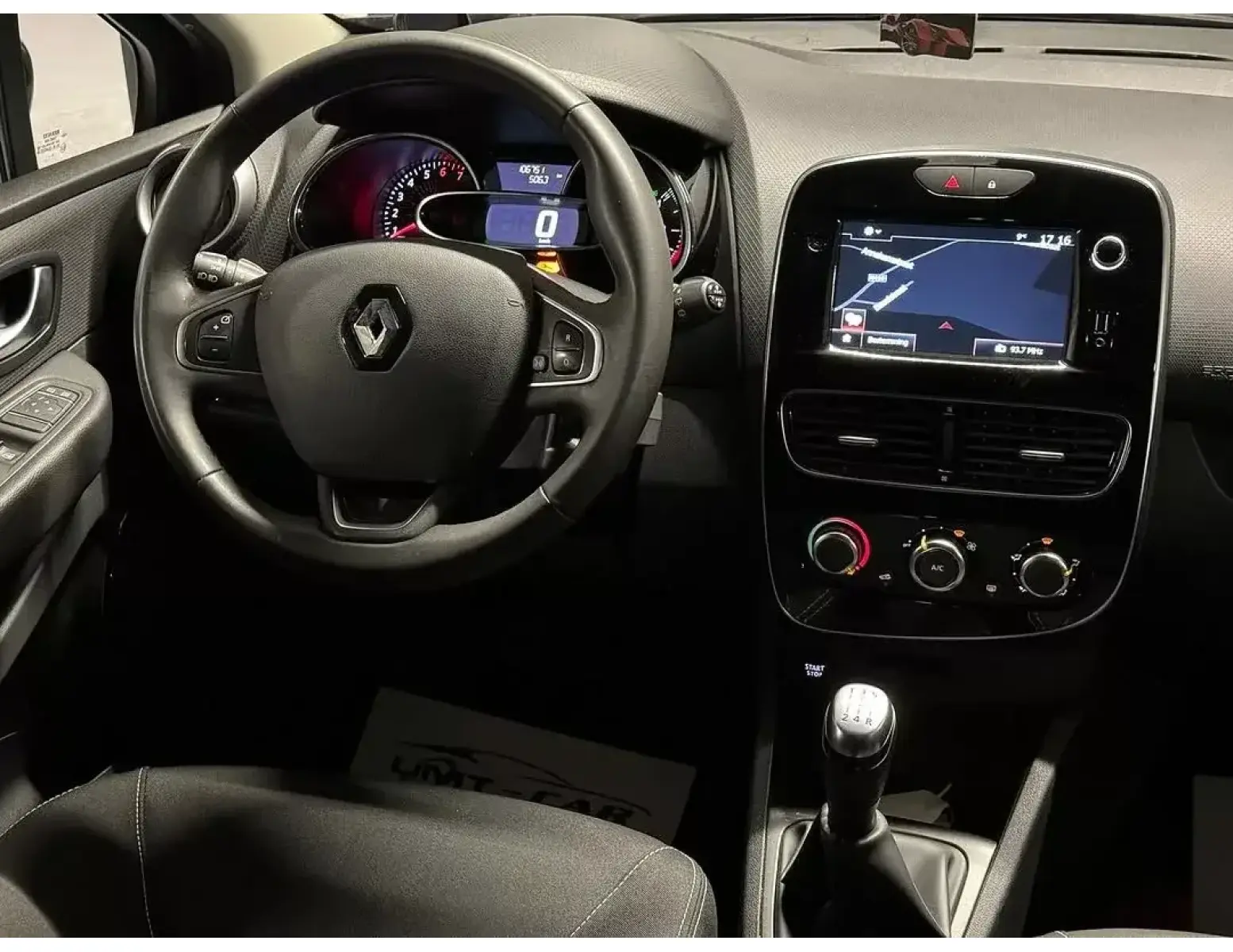 RENAULT CLIO 1.2I BENZINE 105.