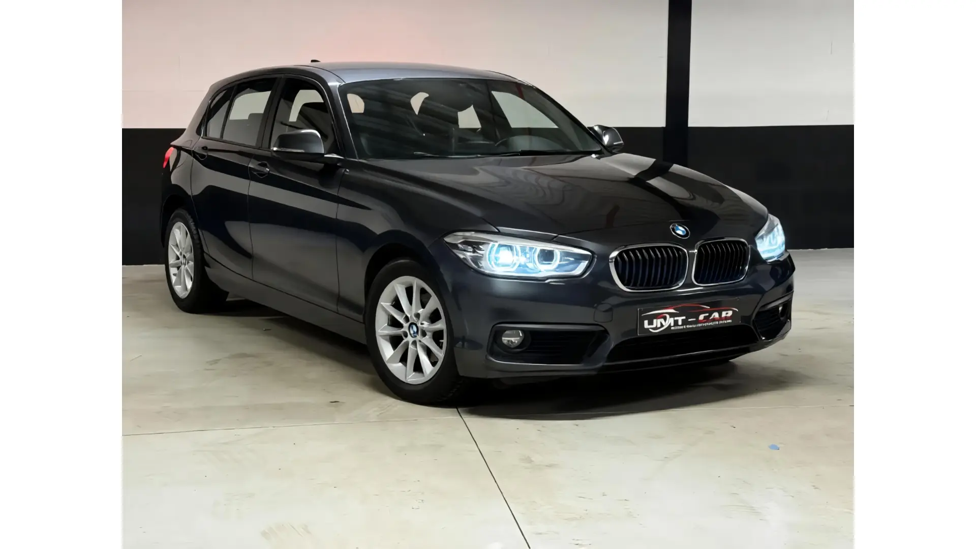 BMW 116i Benzine | Nieuwstaat met LED & Navi | Gekeurd - Afbeelding 1 (groot)