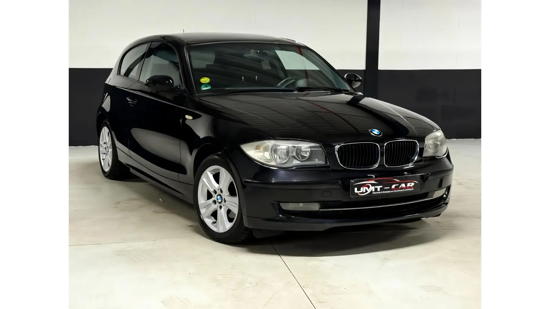 BMW 116i Zwart Benzine Met Garantie Te Koop - Afbeelding 1 (groot)