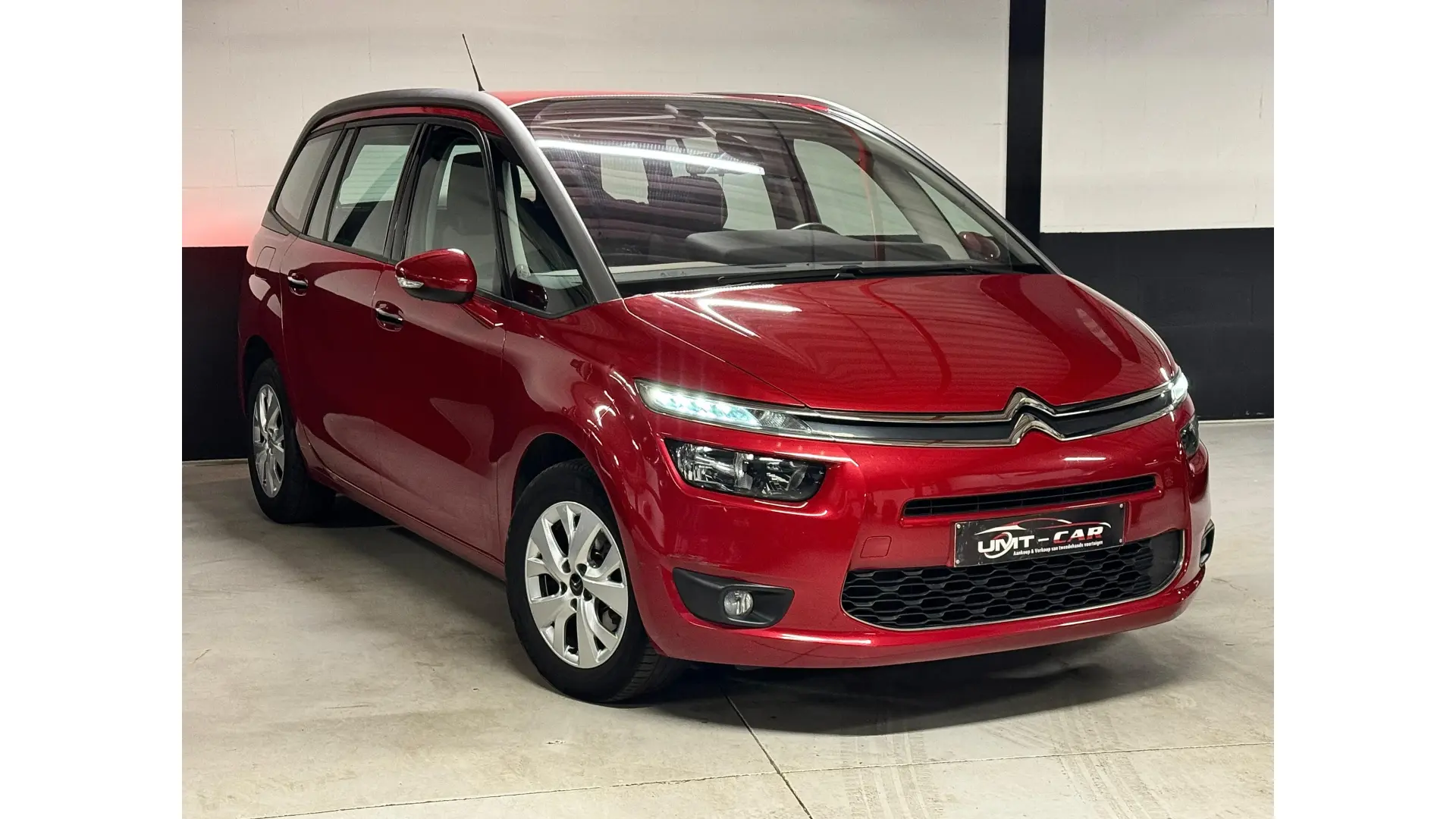 Citroën C4 Grand Picasso 1.2 Zuinig Gekeurd met Garantie - Afbeelding 1 (groot)
