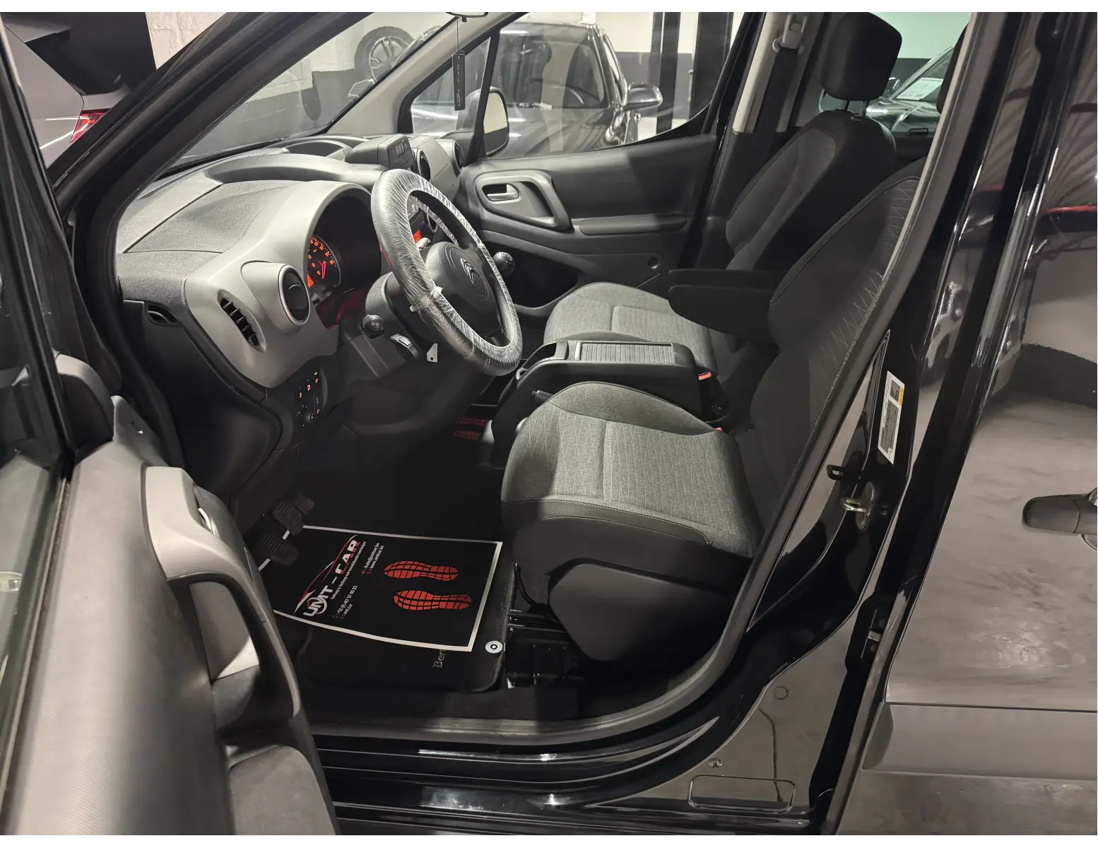 Citroën Berlingo 1.2i – Zuinig, Ruim &amp; Betrouwbaar !