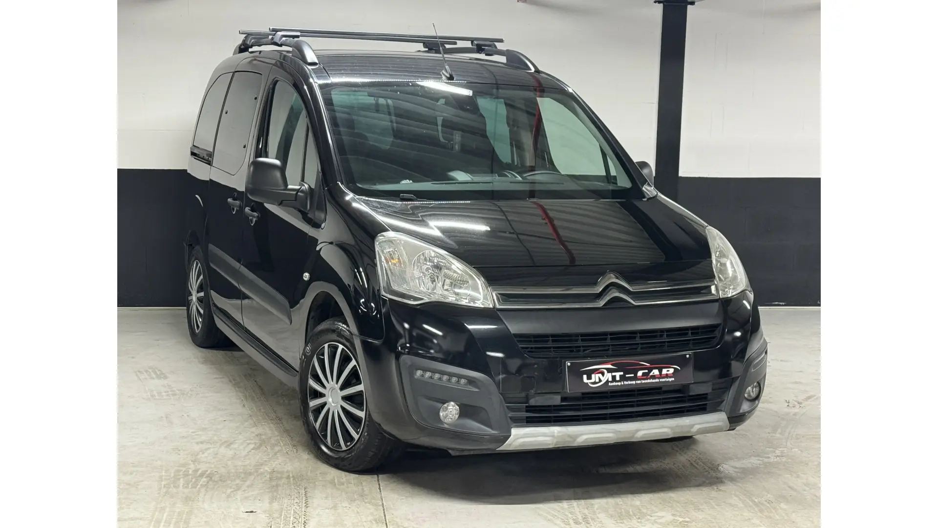 Citroën Berlingo 1.2i – Zuinig, Ruim &amp; Betrouwbaar ! - Afbeelding 1 (groot)