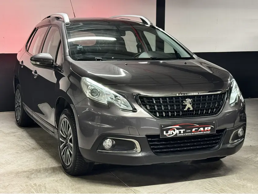 Compacte SUV met Panodak – Peugeot 2008 1.2i Benzine - Afbeelding 1