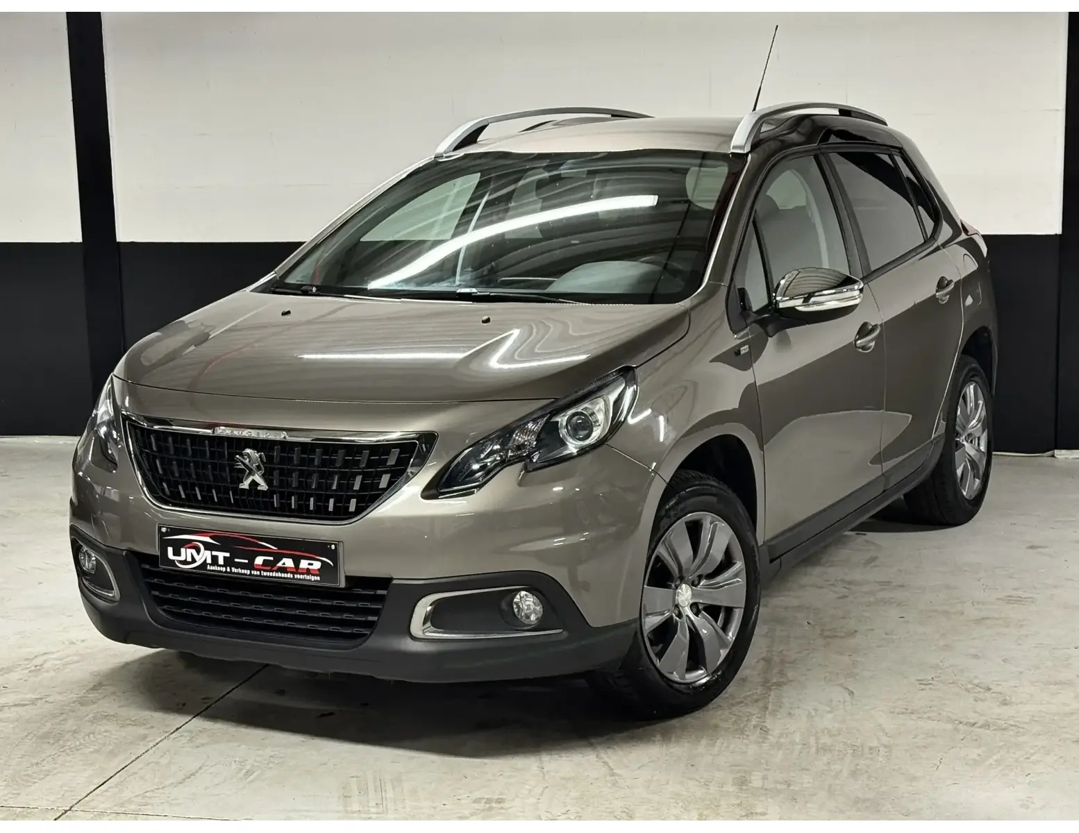 Zeldzame Beige Peugeot 2008 | 1.2i PureTech | 2017 ✅