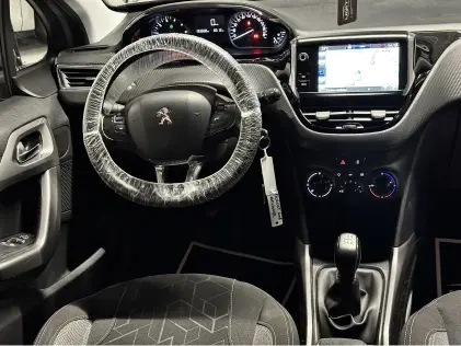 Peugeot 208 Puretech Suv Deal