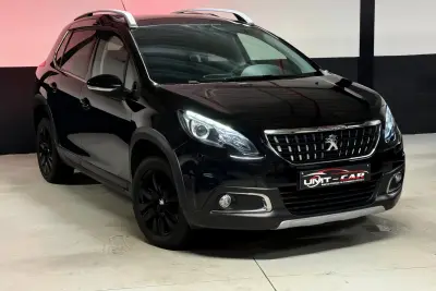 Peugeot 2008 Stijlvolle Zwarte SUV Benzine