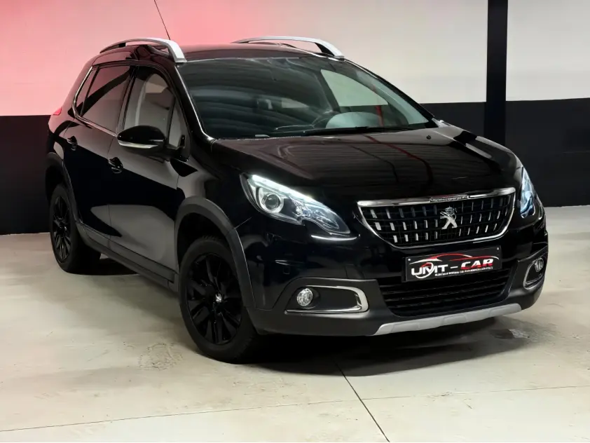 Peugeot 2008 Stijlvolle Zwarte SUV Benzine - Afbeelding 1