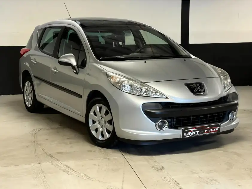 Peugeot 207 Benzine Automaat Met Maar 75 Duizend Kilometer