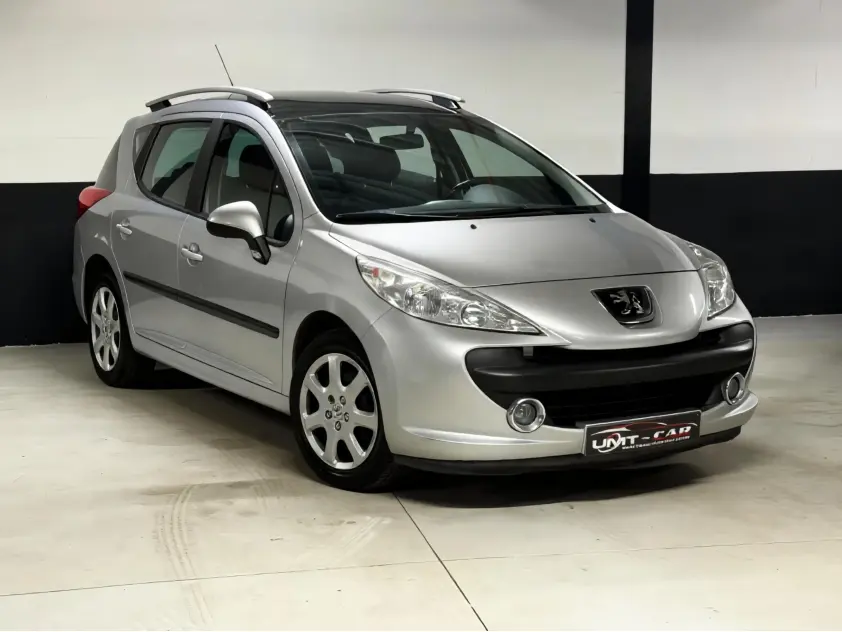 Peugeot 207 SW met Panoramadak — Top Occasie Met Garantie - Afbeelding 1