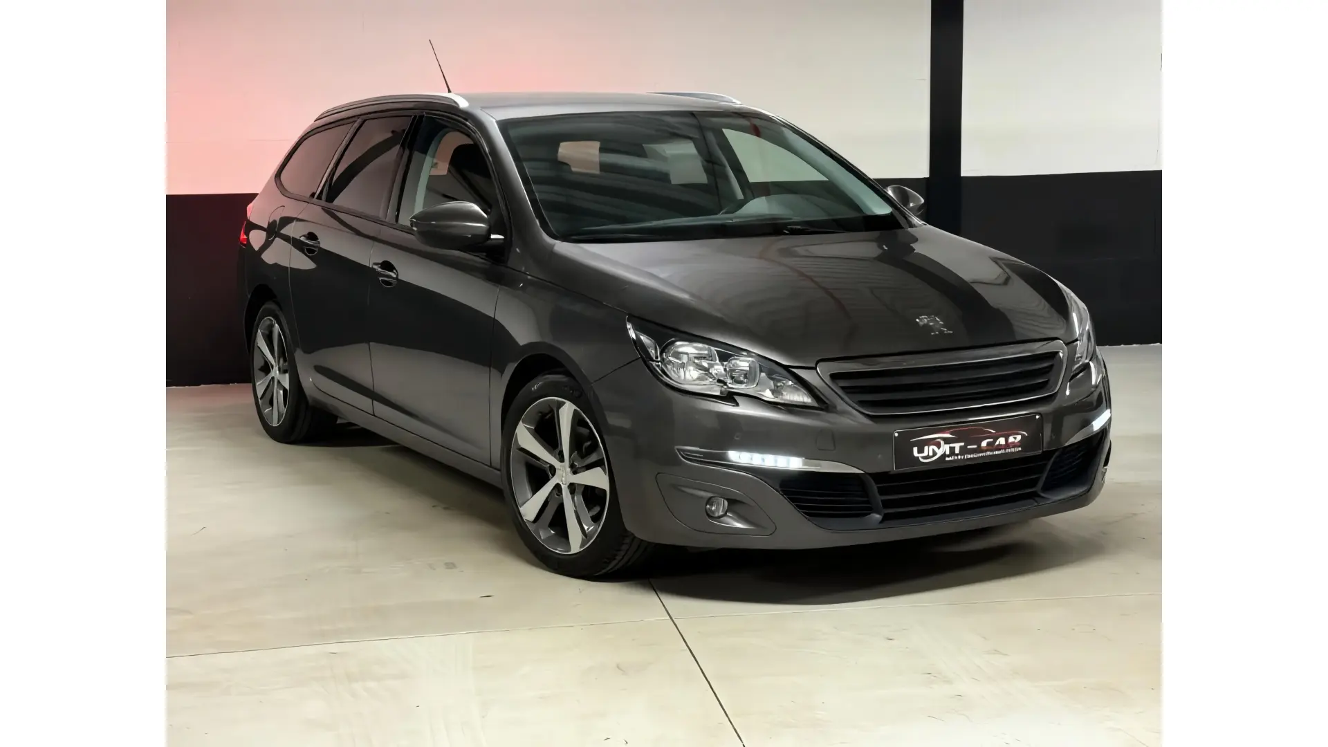 Peugeot 308 Break Allure Met Navi En PDC Helemaal Klaar - Afbeelding 1 (groot)