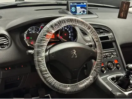 2015 Peugeot 5008 1.2i Benzine Topstaat Laag KM LEZ