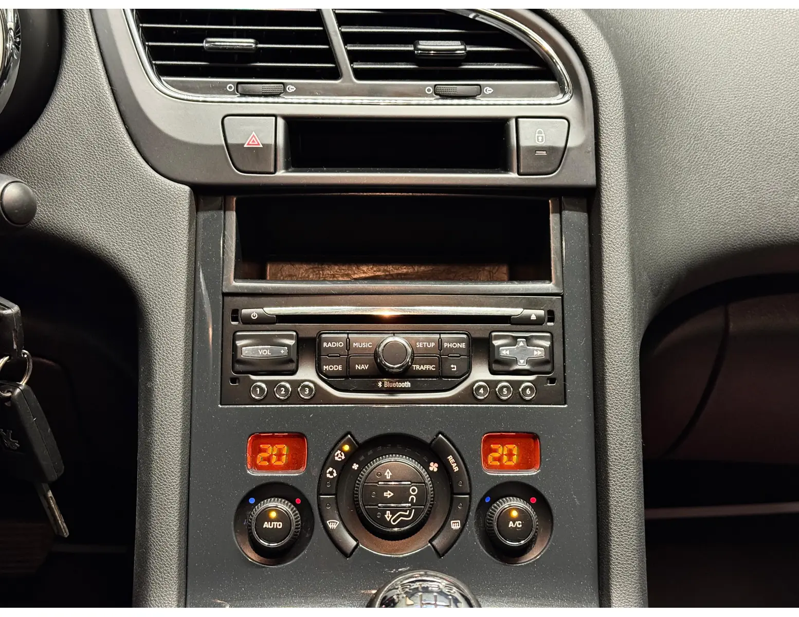 2015 Peugeot 5008 1.2i Benzine Topstaat Laag KM LEZ