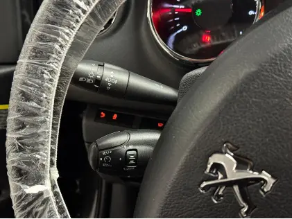 2015 Peugeot 5008 1.2i Benzine Topstaat Laag KM LEZ