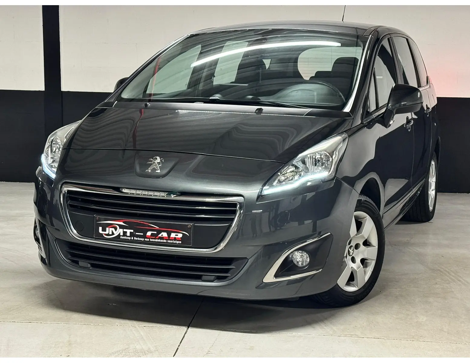 2015 Peugeot 5008 1.2i Benzine Topstaat Laag KM LEZ