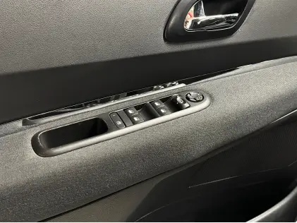 2015 Peugeot 5008 1.2i Benzine Topstaat Laag KM LEZ
