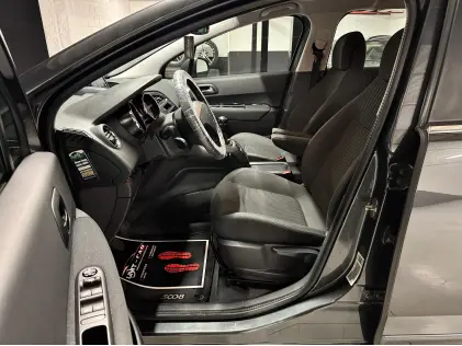 2015 Peugeot 5008 1.2i Benzine Topstaat Laag KM LEZ