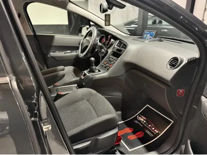 2015 Peugeot 5008 1.2i Benzine Topstaat Laag KM LEZ