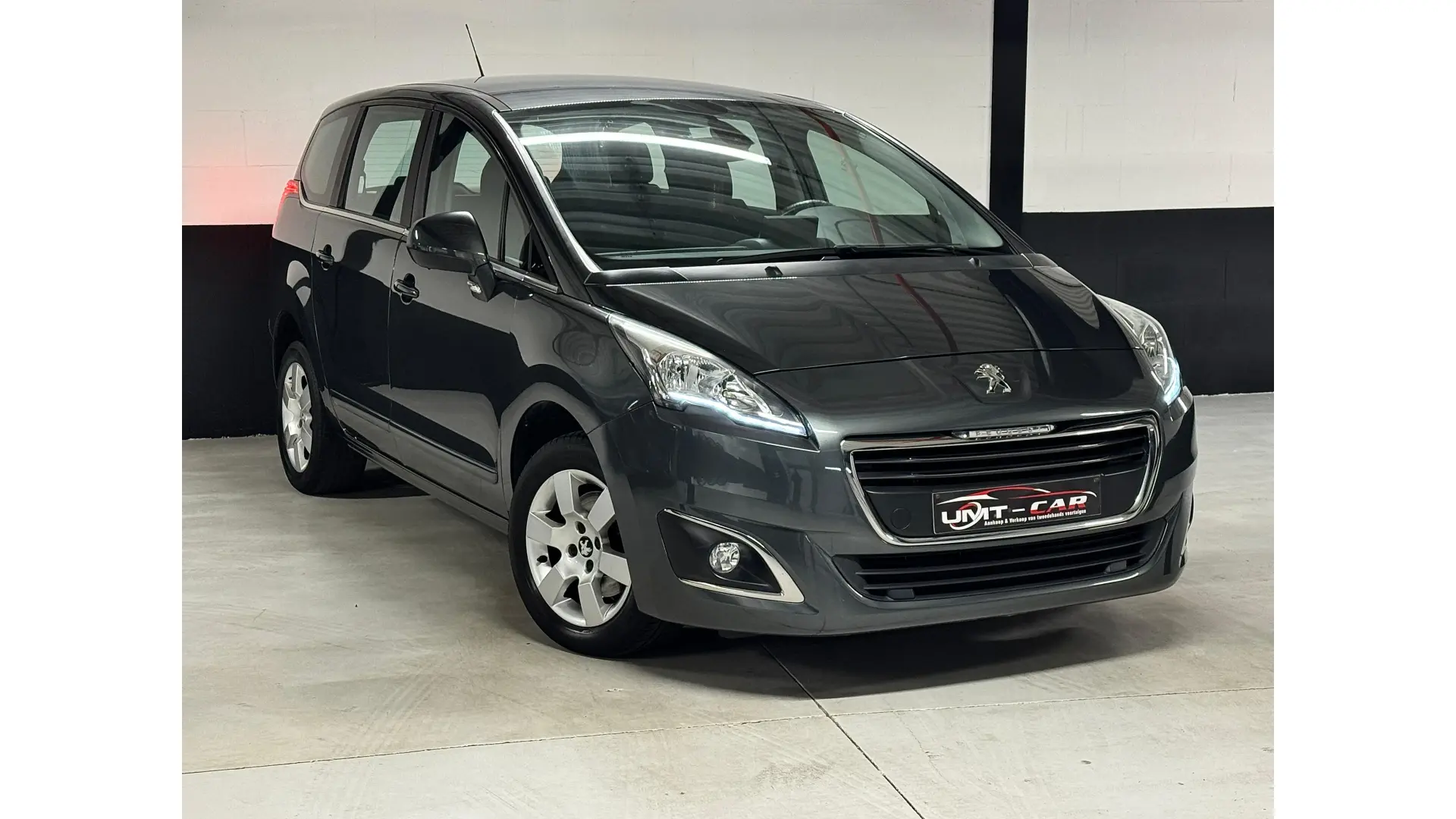 2015 Peugeot 5008 1.2i Benzine Topstaat Laag KM LEZ - Afbeelding 1 (groot)