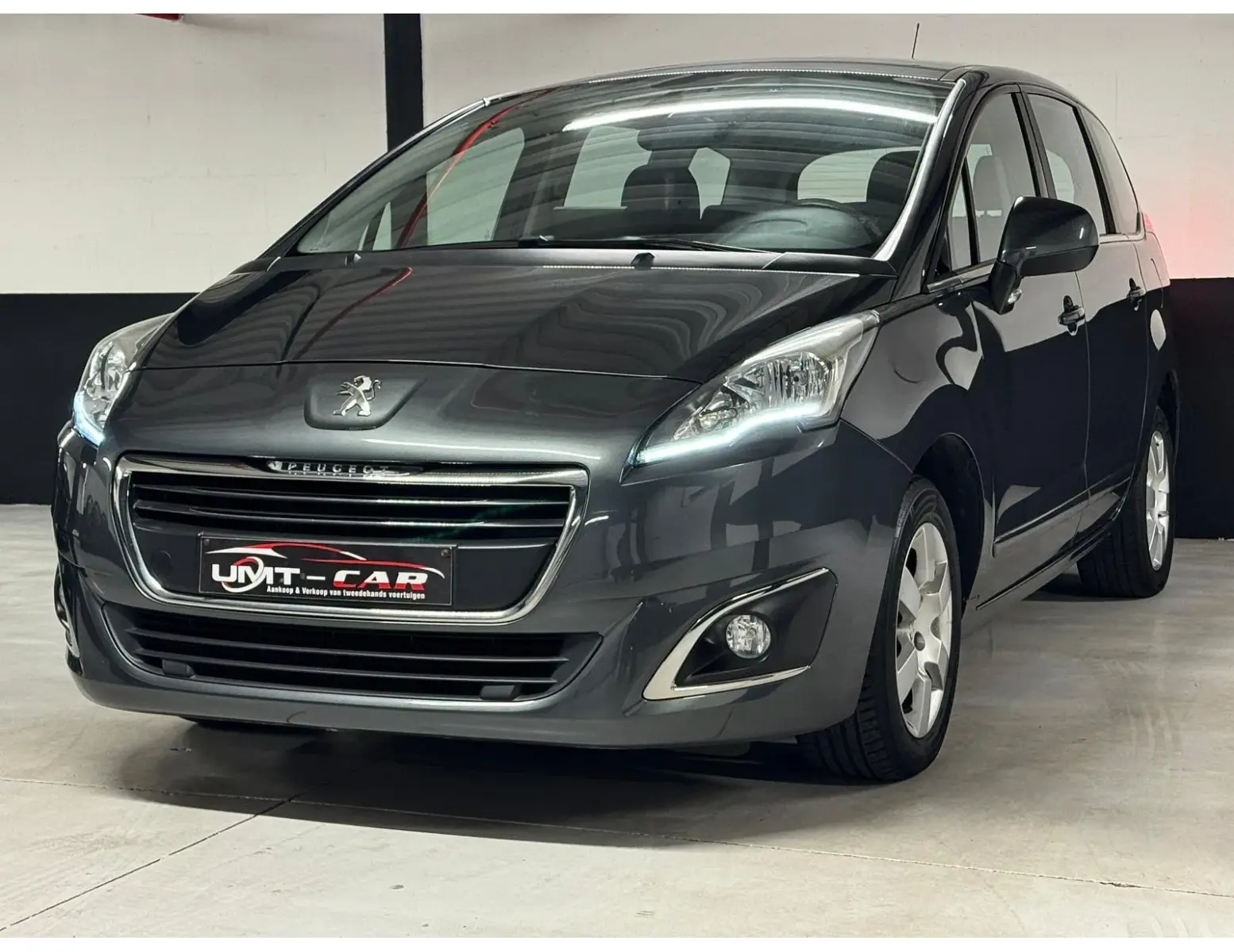 2015 Peugeot 5008 1.2i Benzine Topstaat Laag KM LEZ