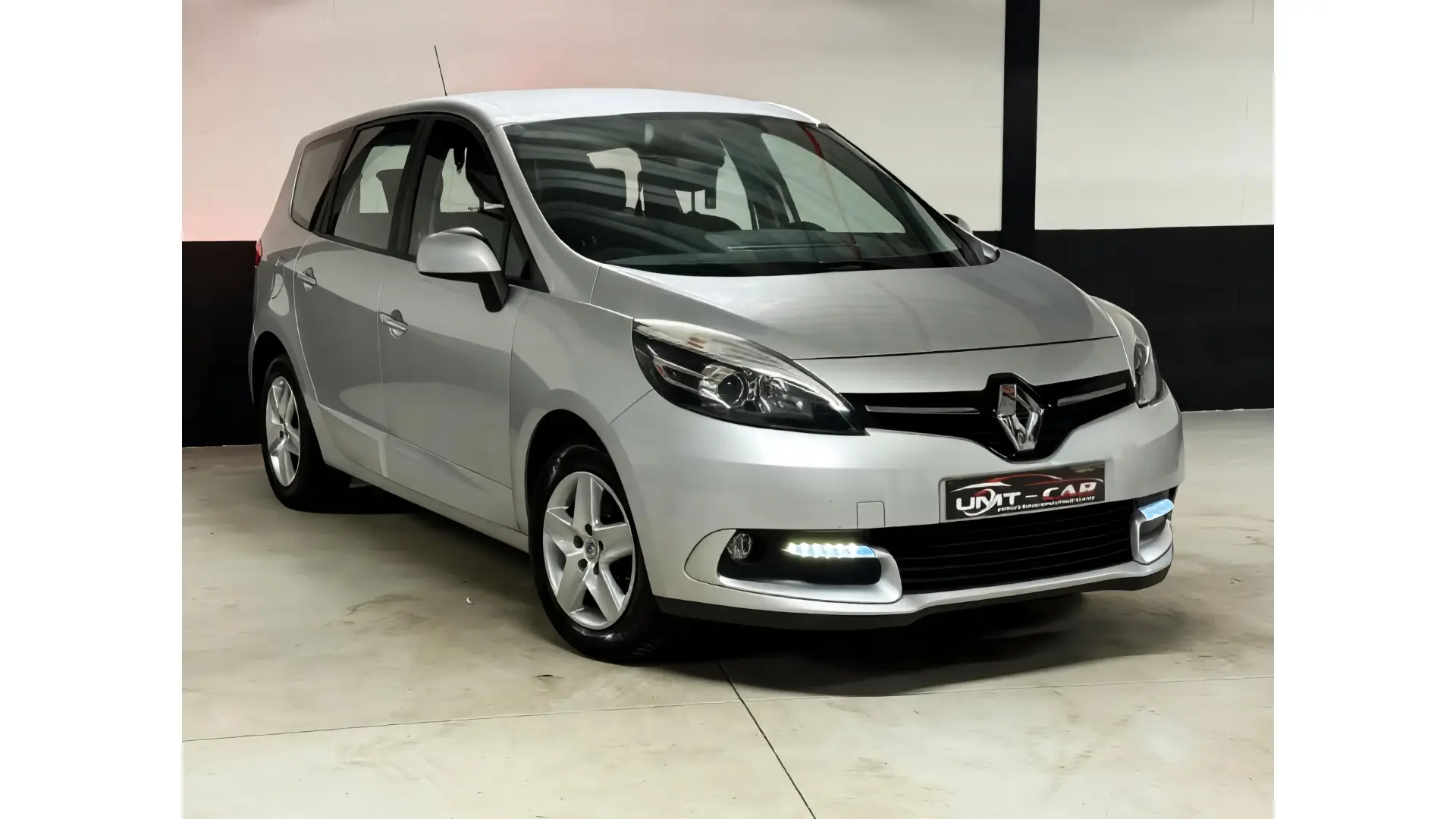 Renault Scénic 7 Plaatsen Benzine Met Garantie Te Koop - Afbeelding 1 (groot)