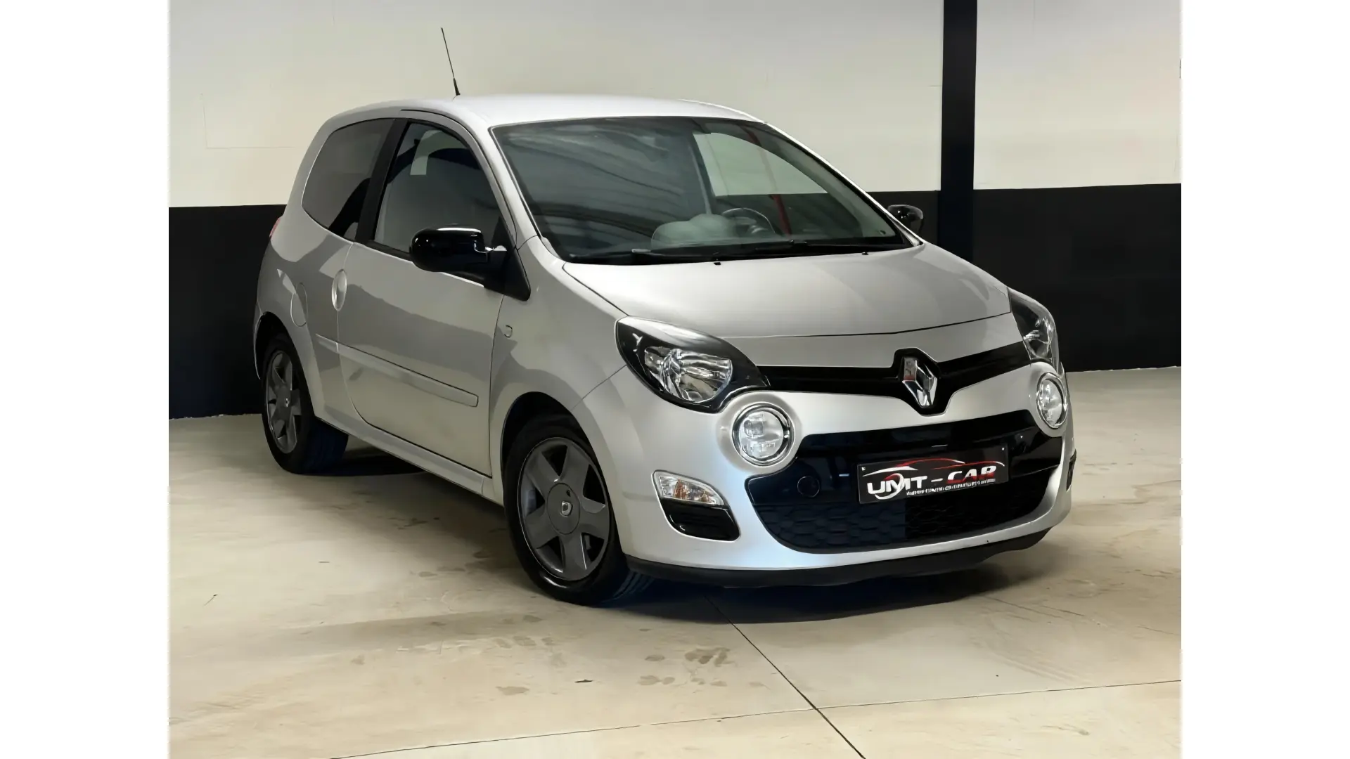 Renault Twingo 1.2 Automaat Met Amper 55 Duizend Kilometer - Afbeelding 1 (groot)